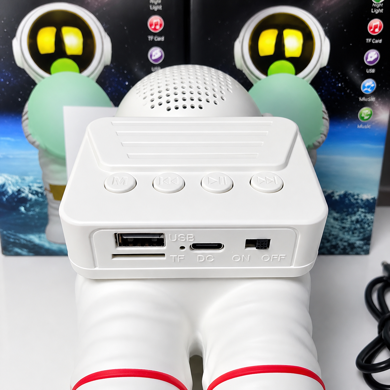 🚀 Lámpara Astronauta con Altavoz Bluetooth ✨